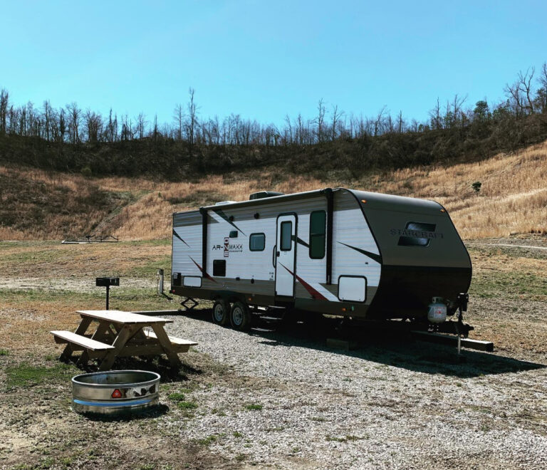 Site 17 - 30 amp - RV Camping